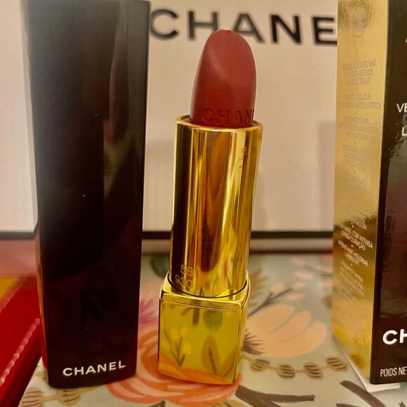 ROUGE ALLURE VELVET Luminous Matte Lip Colour 58 - ROUGE VIE - Picture 2 of 4